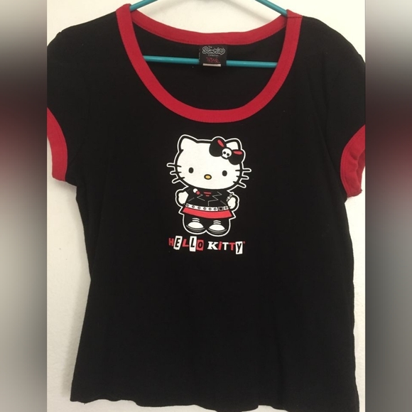 ISO HELLO KITTY SHIRTS - Picture 4 of 5